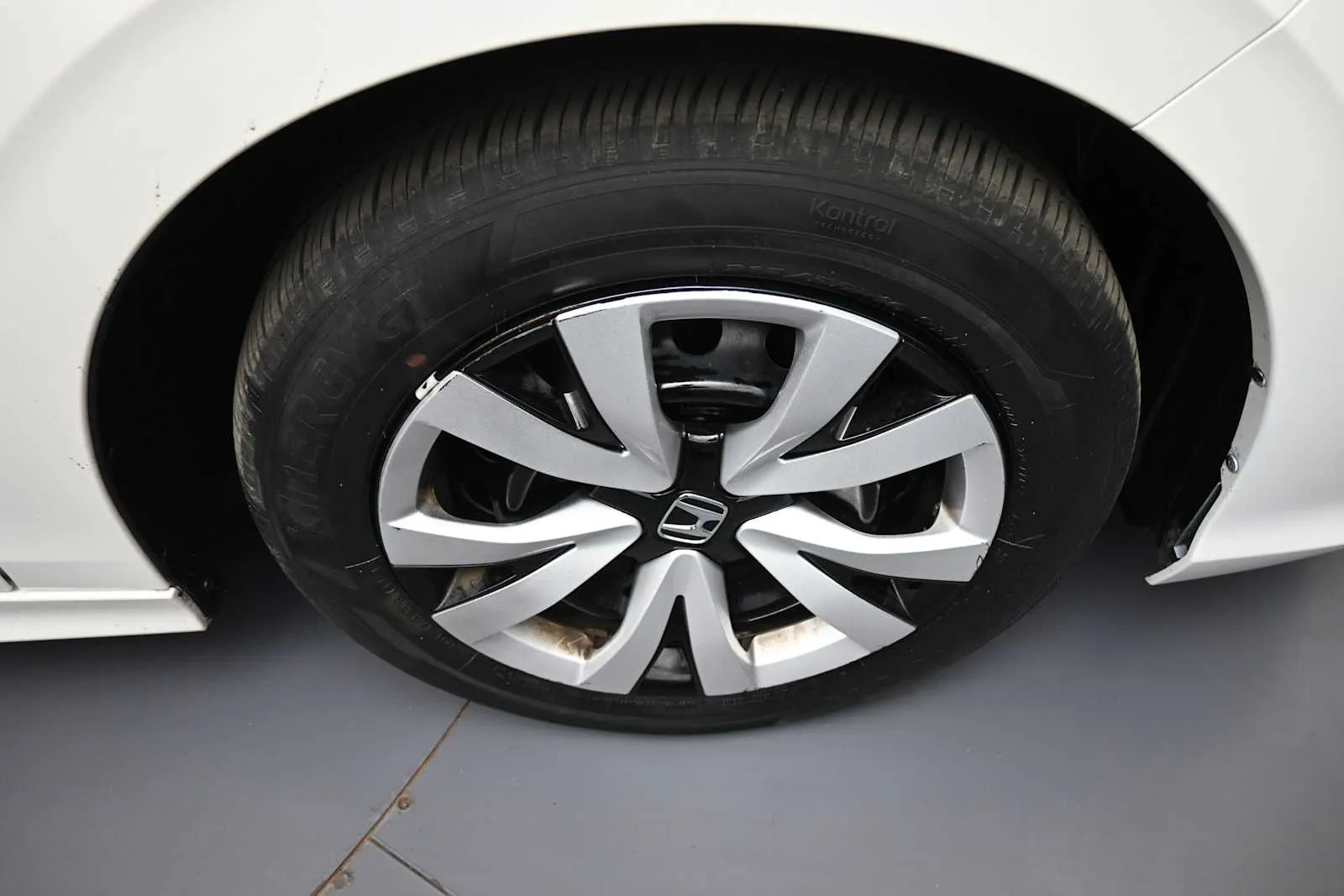 2025 Honda Civic LX - Photo 13