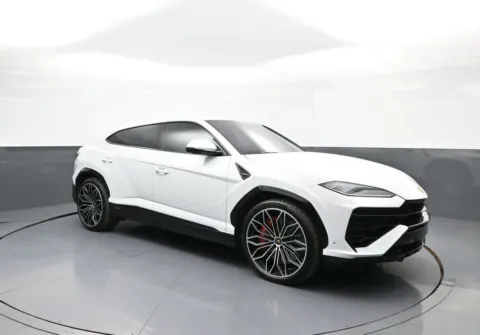 More photos of 2025 Lamborghini Urus SE at Plaza Honda, NY