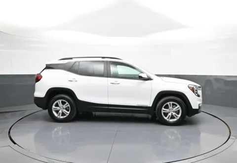 More photos of 2022 GMC Terrain SLE at Plaza Honda, NY