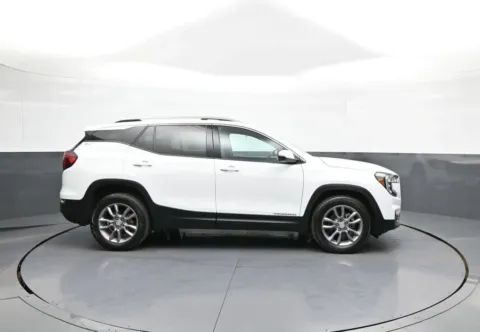 More photos of 2022 GMC Terrain SLT at Plaza Honda, NY