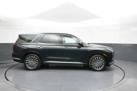 More photos of 2024 Hyundai Palisade Calligraphy at Plaza Honda, NY