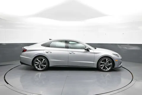 More photos of 2023 Hyundai Sonata SEL Plus at Plaza Honda, NY