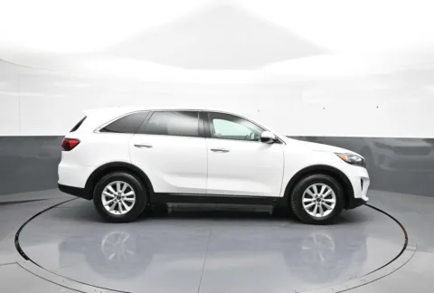 More photos of 2020 Kia Sorento LX V6 at Plaza Honda, NY