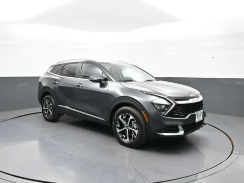 More photos of 2023 Kia Sportage Hybrid EX at Plaza Honda, NY