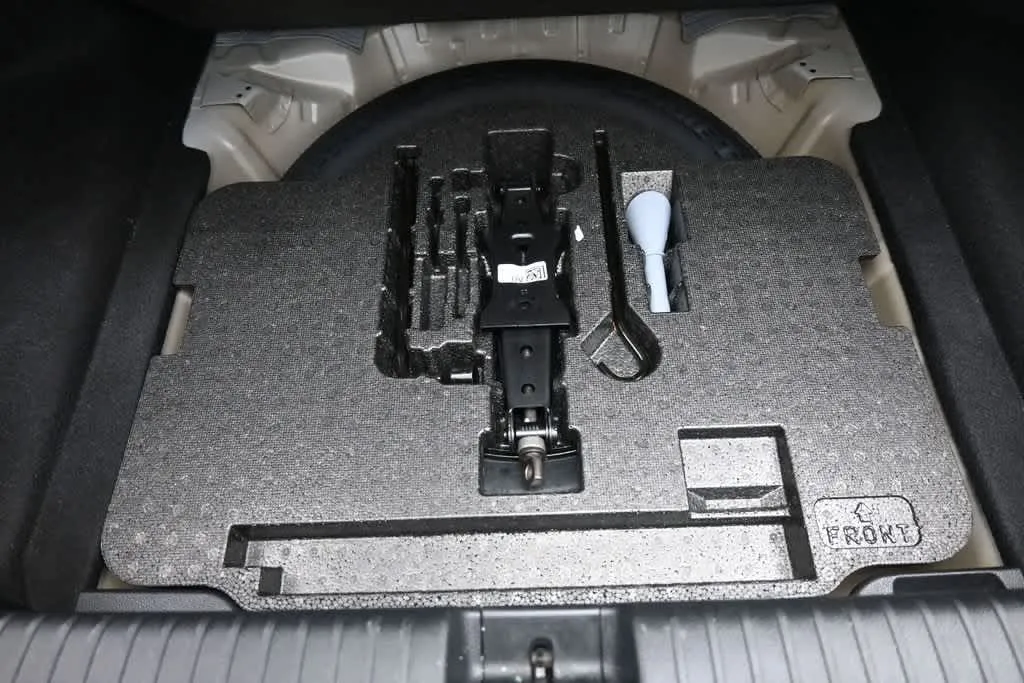 2025 Honda Accord SE - Photo 28
