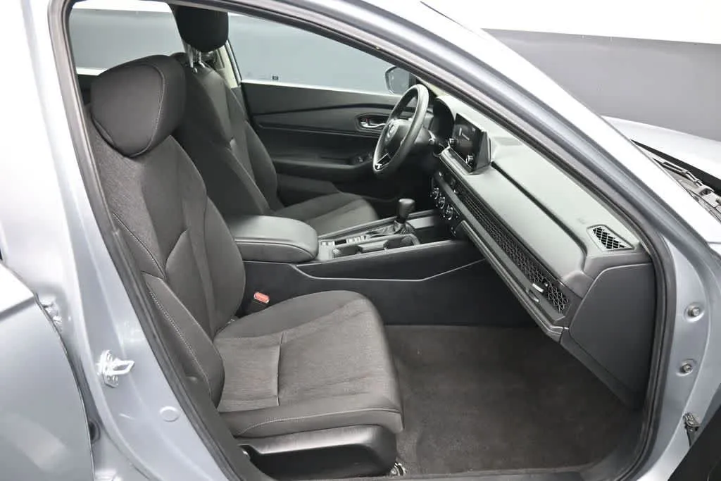 2025 Honda Accord SE - Photo 30