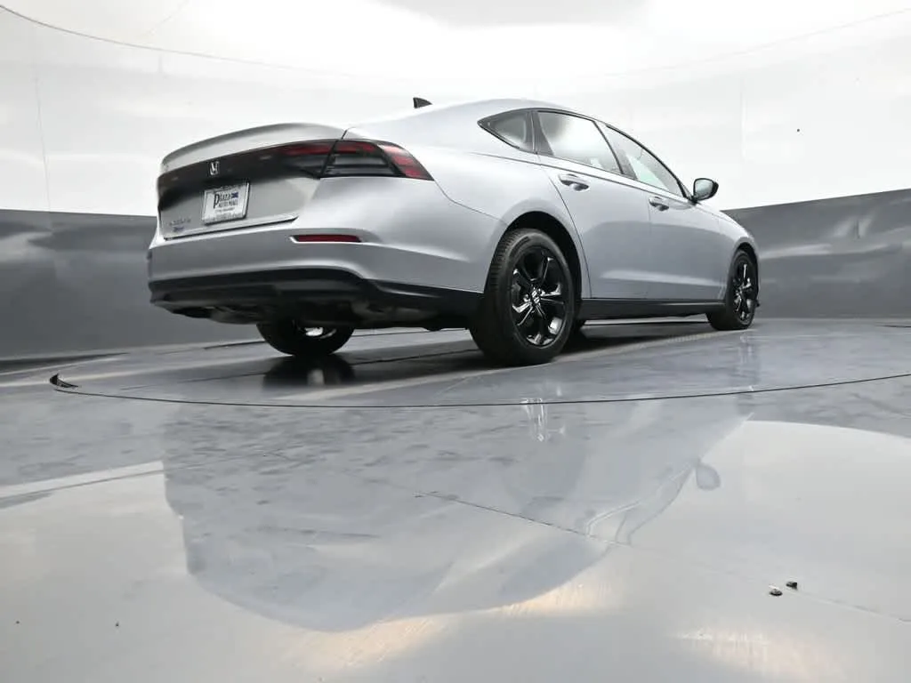 2025 Honda Accord SE - Photo 36
