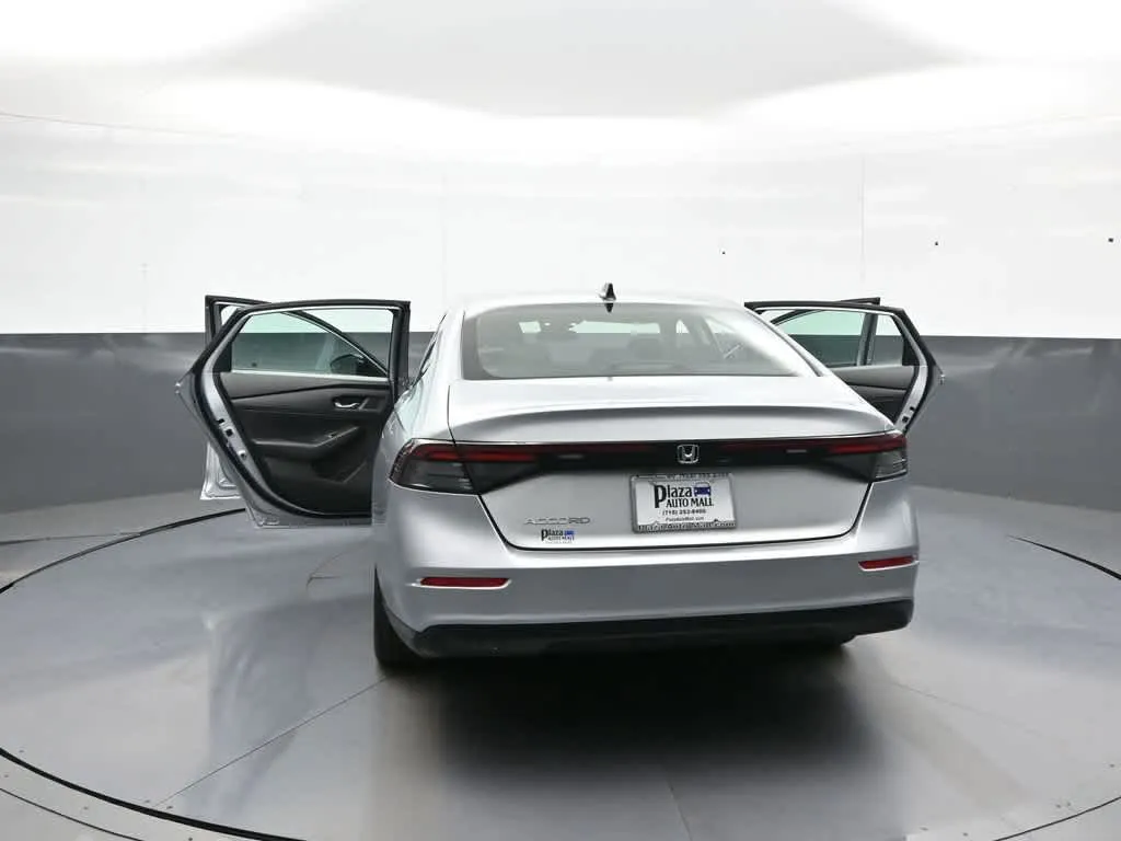 2025 Honda Accord SE - Photo 57