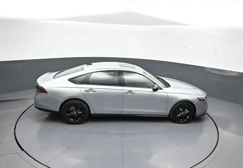 2025 Honda Accord SE - Photo 46