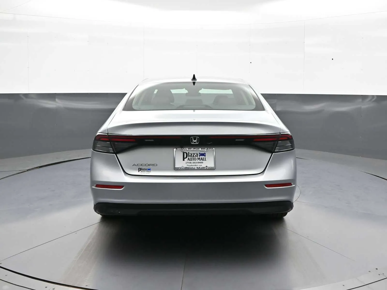 2025 Honda Accord SE - Photo 8