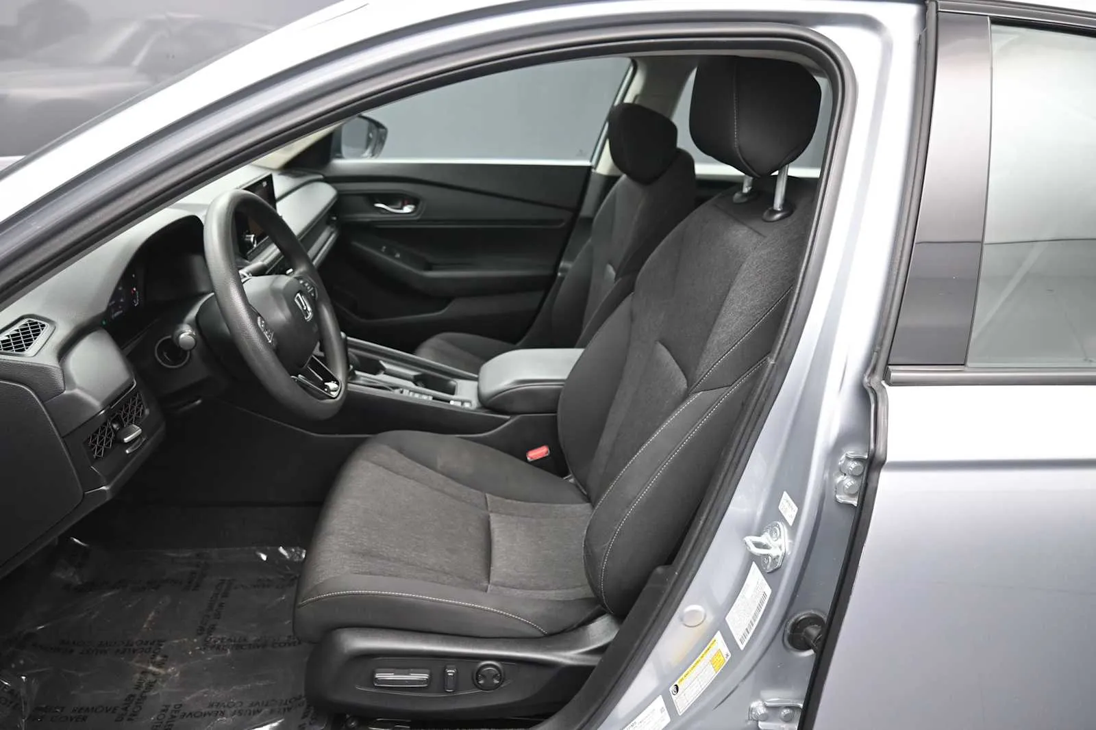 2025 Honda Accord SE - Photo 23