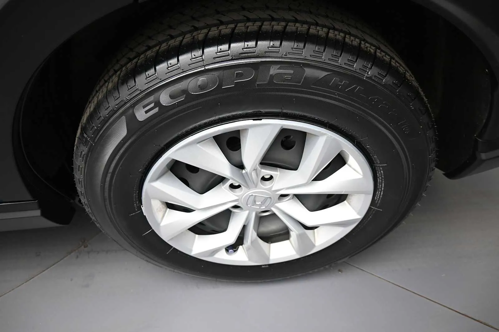 2024 Honda CR-V LX - Photo 14