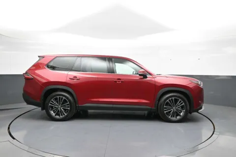 More photos of 2026 Toyota Grand Highlander Hybrid MAX Platinum at Plaza Honda, NY