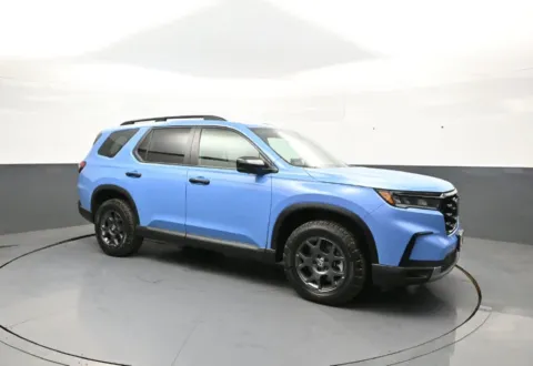 More photos of 2024 Honda Pilot TrailSport at Plaza Honda, NY