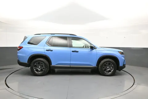 More photos of 2024 Honda Pilot TrailSport at Plaza Honda, NY