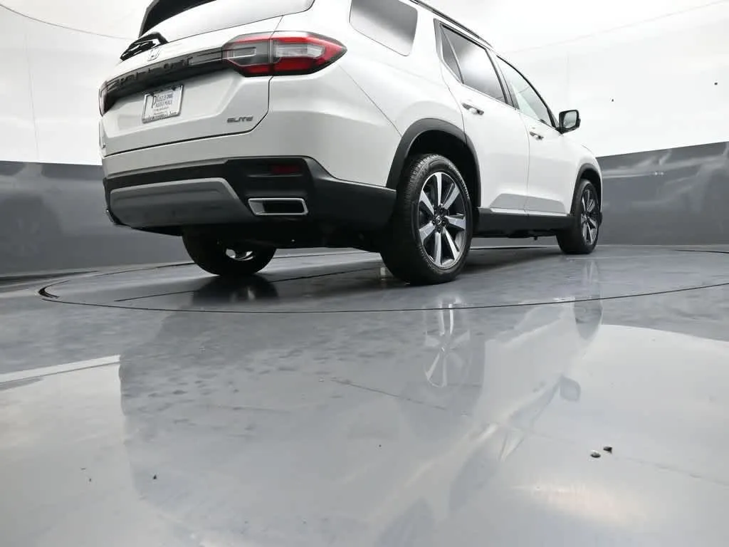 2023 Honda Pilot Elite - Photo 32