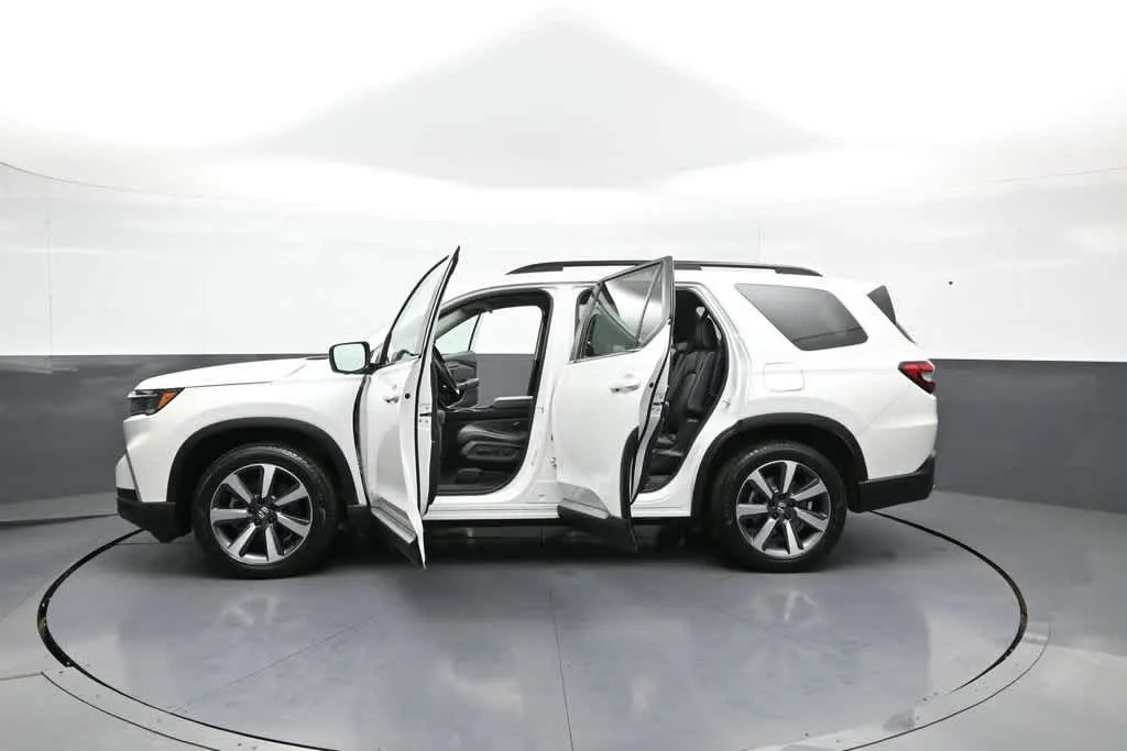 2023 Honda Pilot Elite - Photo 44