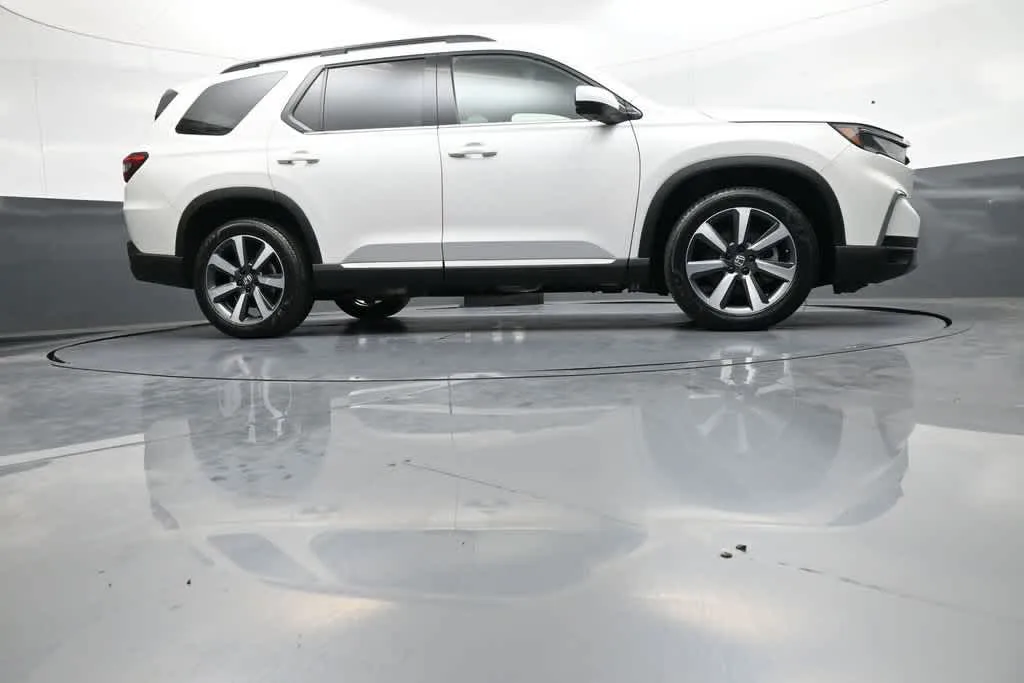 2023 Honda Pilot Elite - Photo 31