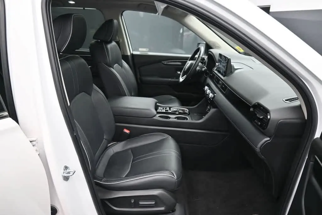 2023 Honda Pilot Elite - Photo 27