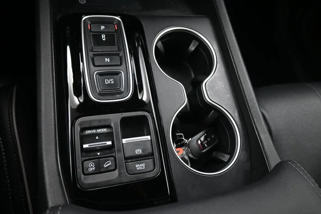 2023 Honda Pilot Elite - Photo 16
