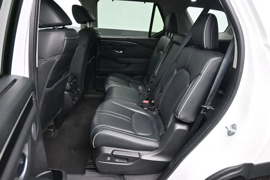2023 Honda Pilot Elite - Photo 22