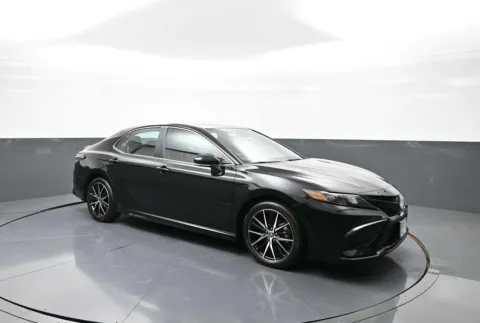 More photos of 2024 Toyota Camry SE at Plaza Honda, NY