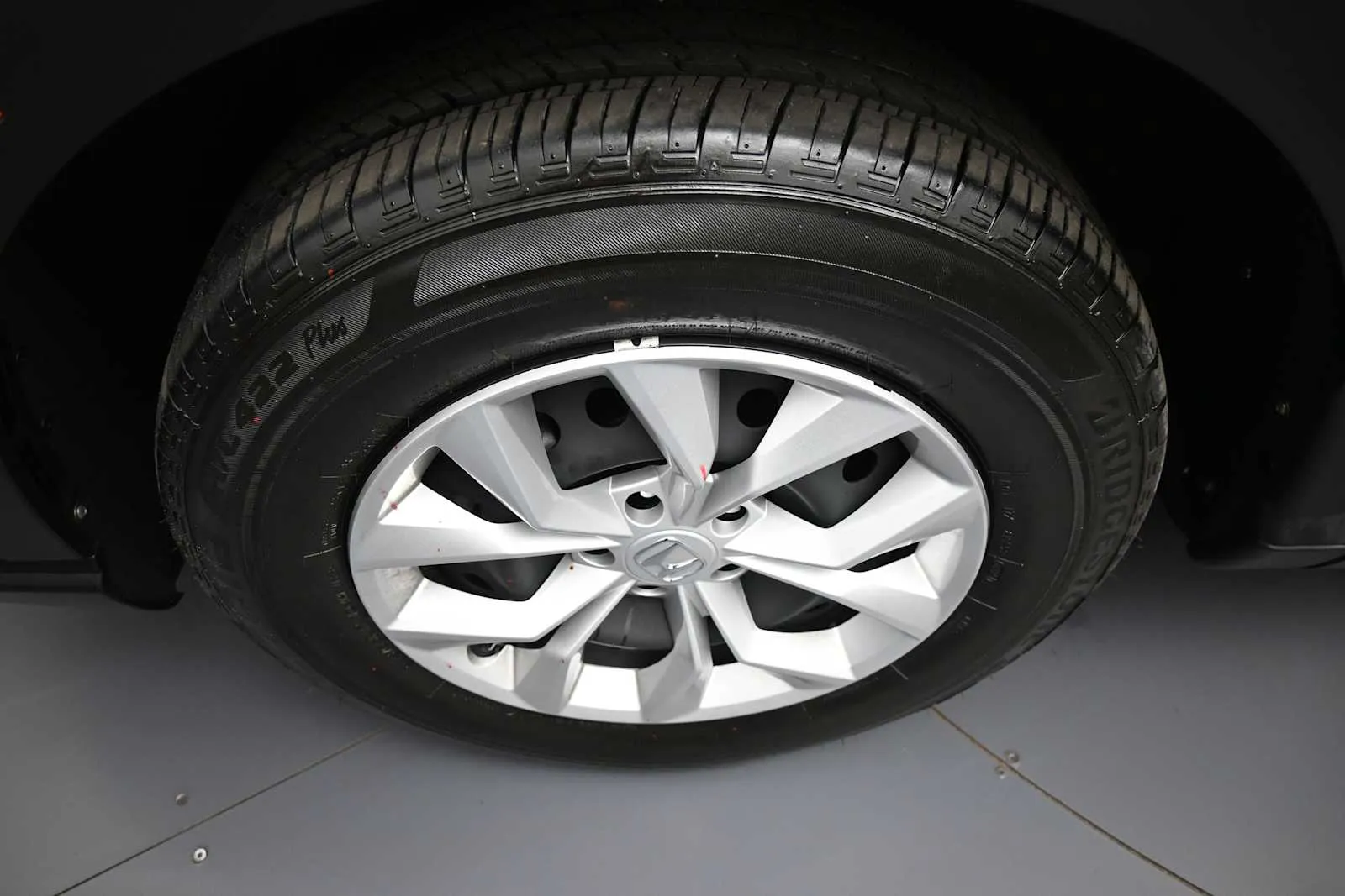 2025 Honda CR-V LX - Photo 13