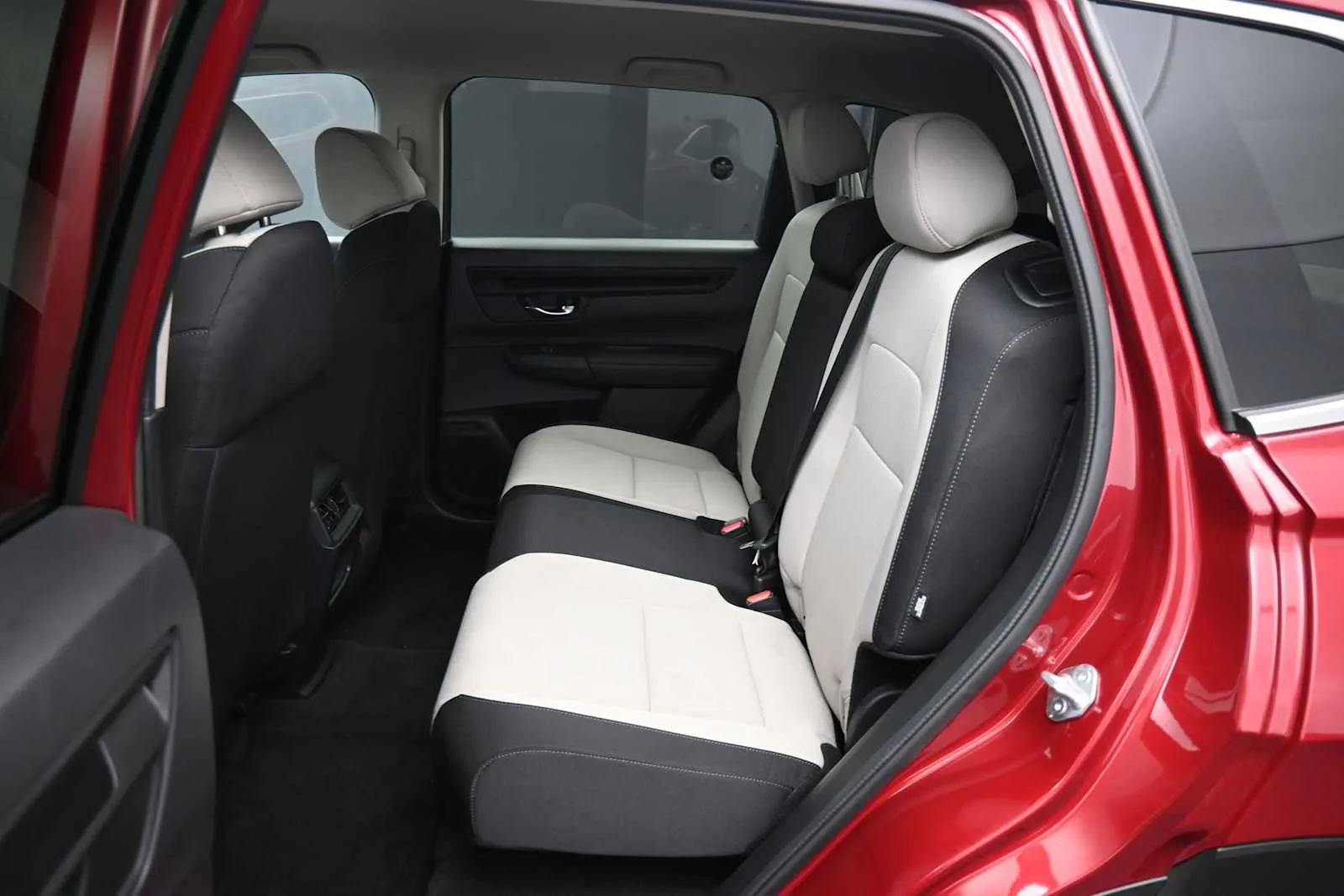 2025 Honda CR-V LX - Photo 19