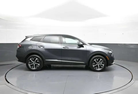 More photos of 2023 Kia Sportage Hybrid EX at Plaza Honda, NY