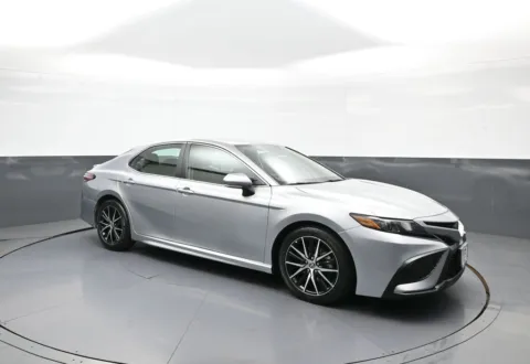 More photos of 2023 Toyota Camry SE at Acura of Brooklyn, NY