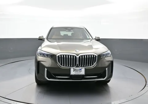 Photos of 2025 BMW X5 xDrive40i for sale in Brooklyn, NY at Acura of Brooklyn