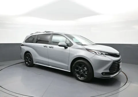 More photos of 2025 Toyota Sienna Woodland Edition at Acura of Brooklyn, NY