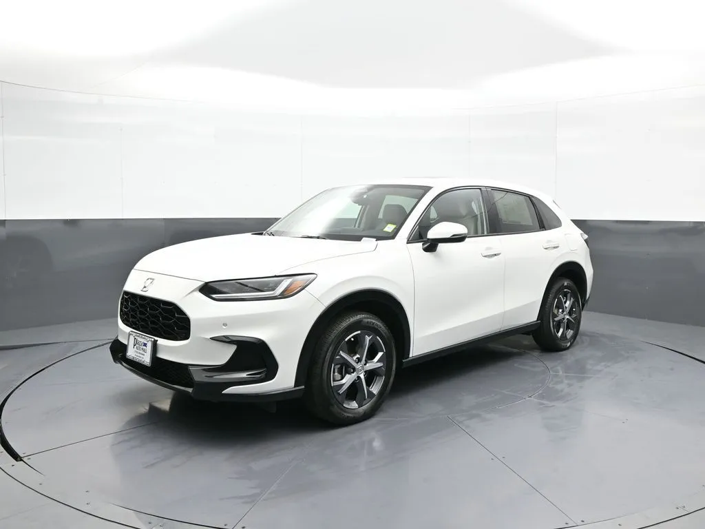 White 2024 Honda HR-V EX-L for sale in Brooklyn, NY
