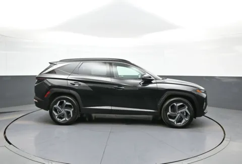 More photos of 2024 Hyundai Tucson Hybrid Limited at Acura of Brooklyn, NY