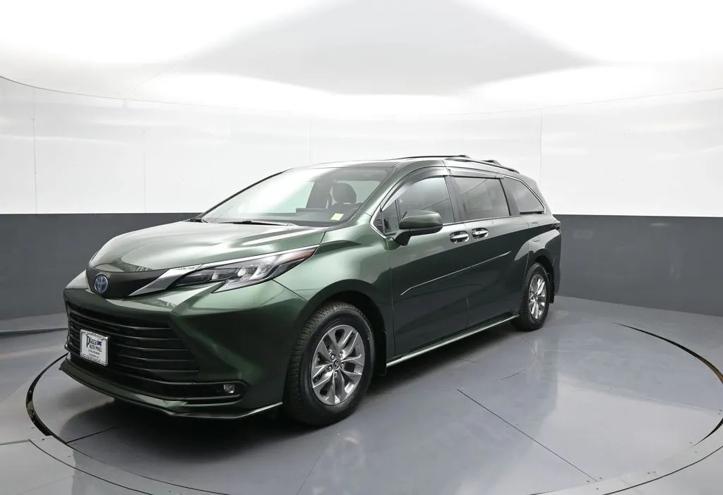 2025 Toyota Sienna XLE for sale in Brooklyn, NY
