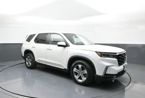 More photos of 2023 Honda Pilot EX-L at Acura of Brooklyn, NY