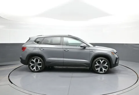 More photos of 2023 Volkswagen Taos 1.5T SEL at Acura of Brooklyn, NY