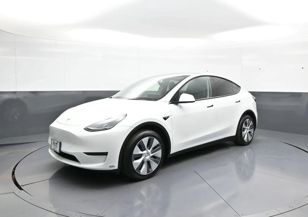 White 2024 Tesla Model Y Long Range for sale in Brooklyn, NY