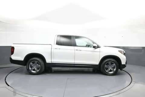 More photos of 2023 Honda Ridgeline RTL at Acura of Brooklyn, NY
