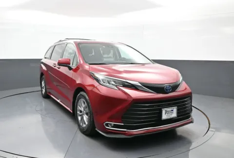 Another view of 2022 Toyota Sienna XLE for sale in Brooklyn, NY at Acura of Brooklyn