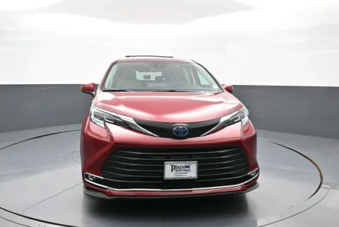 Photos of 2022 Toyota Sienna XLE for sale in Brooklyn, NY at Acura of Brooklyn