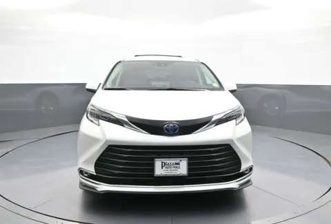 Photos of 2024 Toyota Sienna XLE for sale in Brooklyn, NY at Acura of Brooklyn