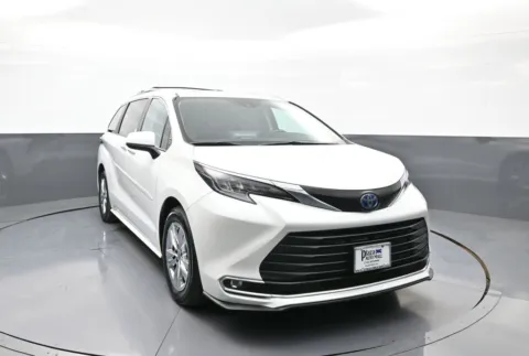 Another view of 2024 Toyota Sienna XLE for sale in Brooklyn, NY at Acura of Brooklyn