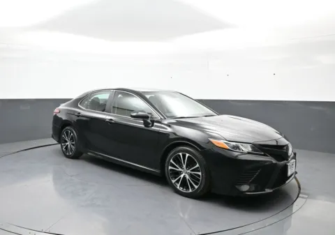 More photos of 2019 Toyota Camry SE at Acura of Brooklyn, NY