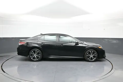 More photos of 2019 Toyota Camry SE at Acura of Brooklyn, NY