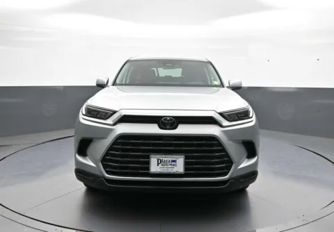 Photos of 2025 Toyota Grand Highlander XLE for sale in Brooklyn, NY at Acura of Brooklyn