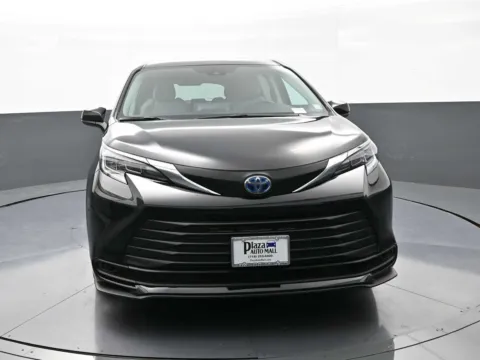 Another view of 2024 Toyota Sienna LE for sale in Brooklyn, NY at Acura of Brooklyn