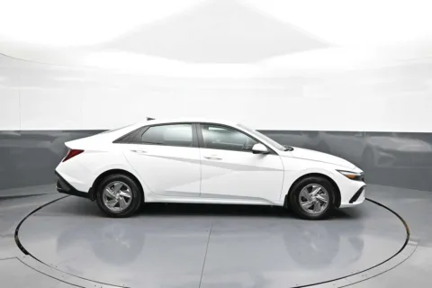 More photos of 2025 Hyundai Elantra SE at Acura of Brooklyn, NY