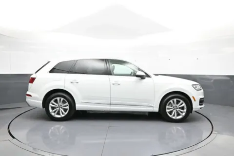 More photos of 2019 Audi Q7 SE Premium at Acura of Brooklyn, NY