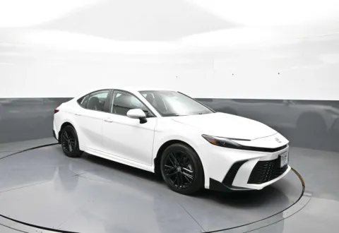 More photos of 2025 Toyota Camry SE at Acura of Brooklyn, NY